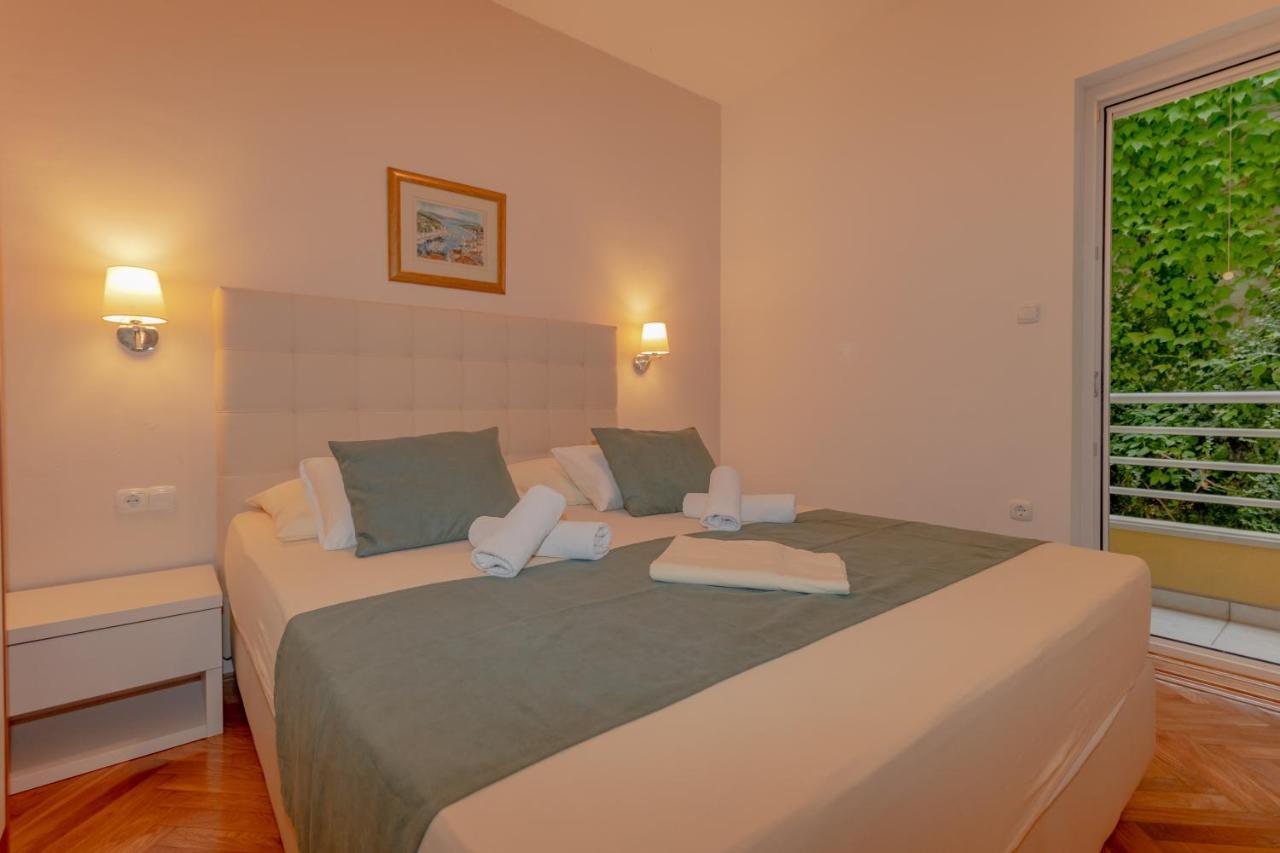 Luxury Apartments Villa Ruzmarina With New Heated Infinity Pool And Lounge Area Marusici  Εξωτερικό φωτογραφία