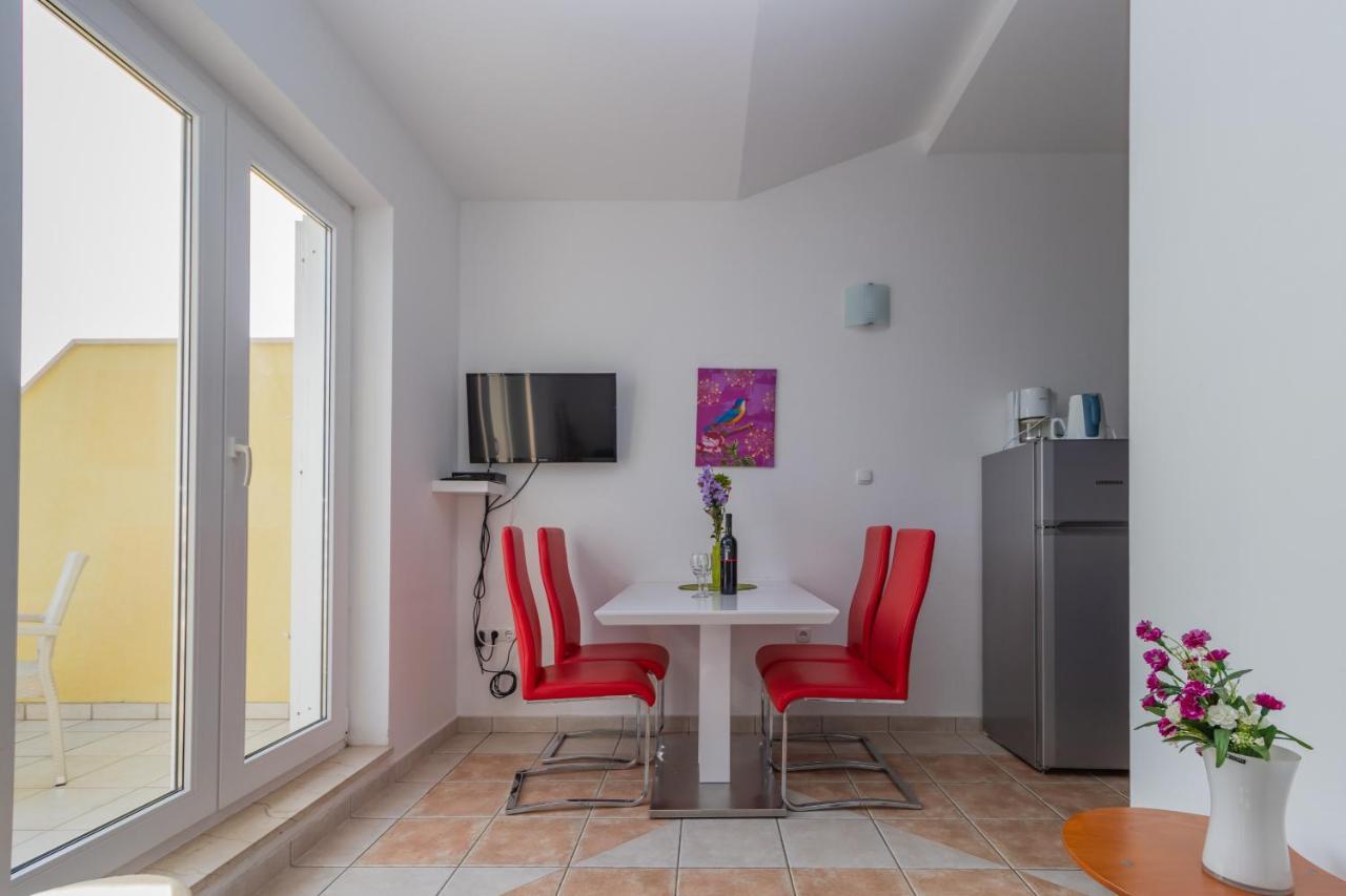 Luxury Apartments Villa Ruzmarina With New Heated Infinity Pool And Lounge Area Marusici  Εξωτερικό φωτογραφία
